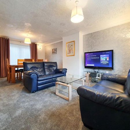 3 Bedroom House Amazon M90 Dunfermline Edinburgh Ngoại thất bức ảnh