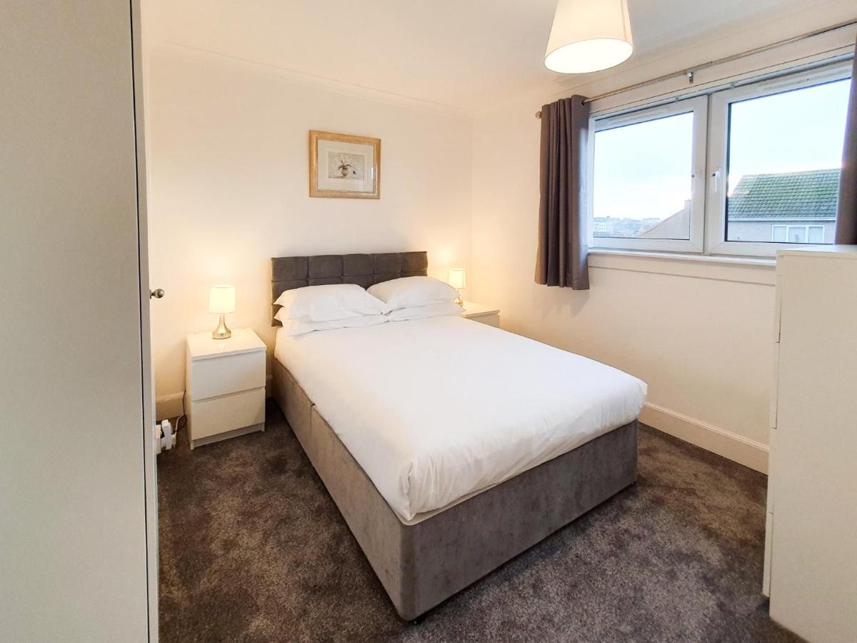 3 Bedroom House Amazon M90 Dunfermline Edinburgh Ngoại thất bức ảnh
