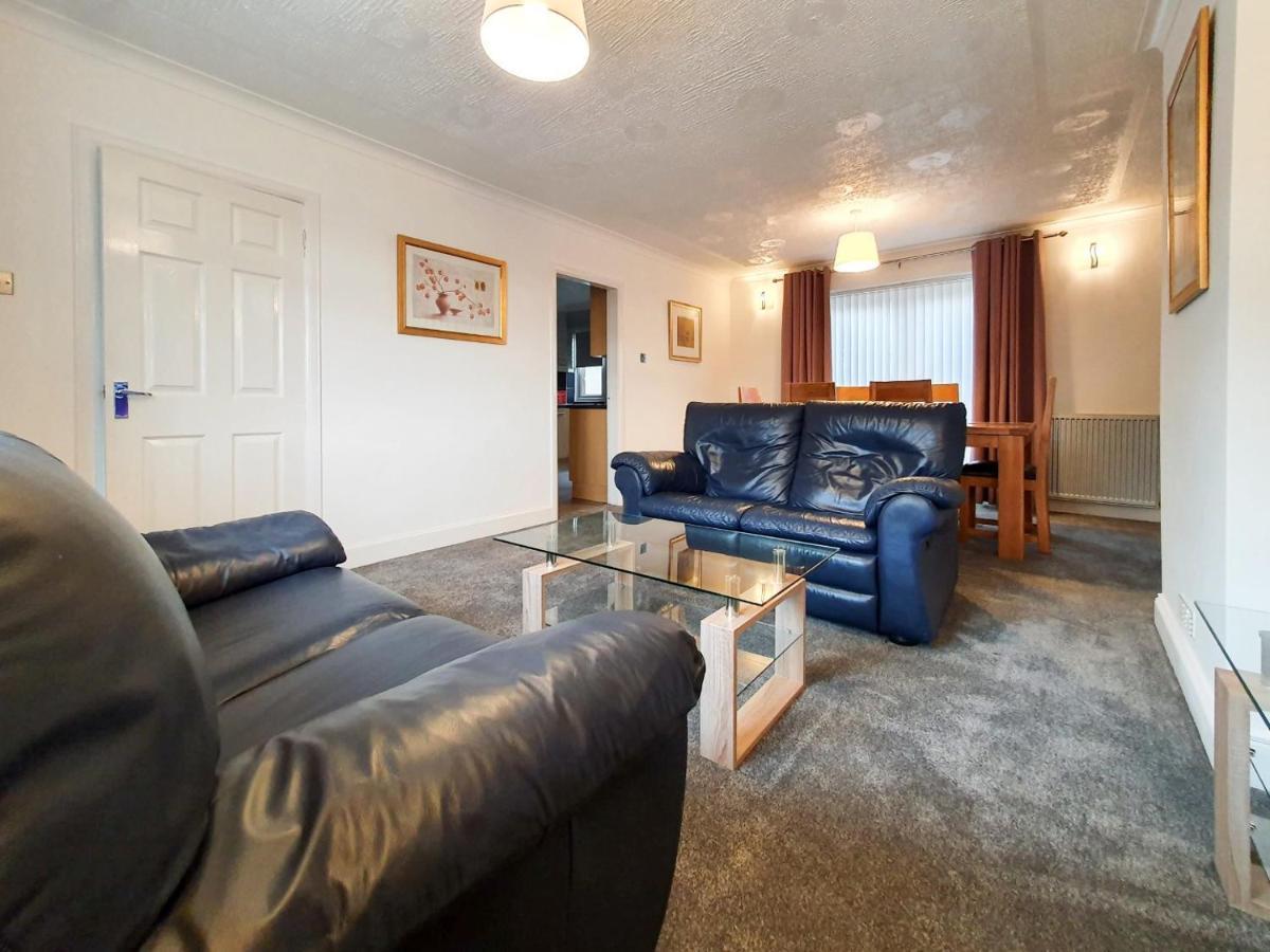 3 Bedroom House Amazon M90 Dunfermline Edinburgh Ngoại thất bức ảnh