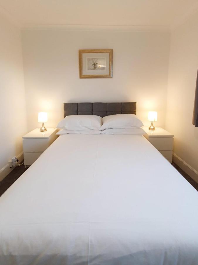 3 Bedroom House Amazon M90 Dunfermline Edinburgh Ngoại thất bức ảnh
