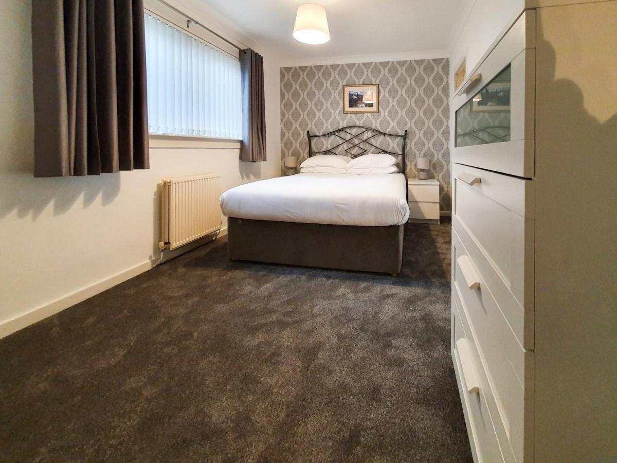 3 Bedroom House Amazon M90 Dunfermline Edinburgh Ngoại thất bức ảnh