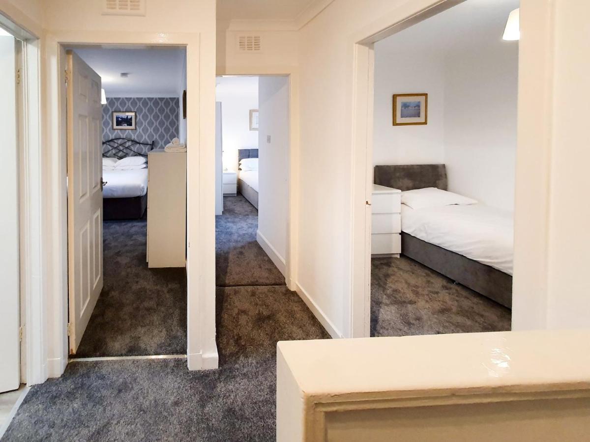 3 Bedroom House Amazon M90 Dunfermline Edinburgh Ngoại thất bức ảnh