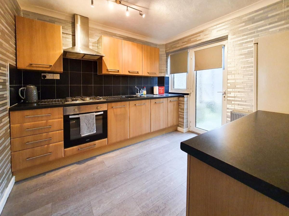 3 Bedroom House Amazon M90 Dunfermline Edinburgh Ngoại thất bức ảnh